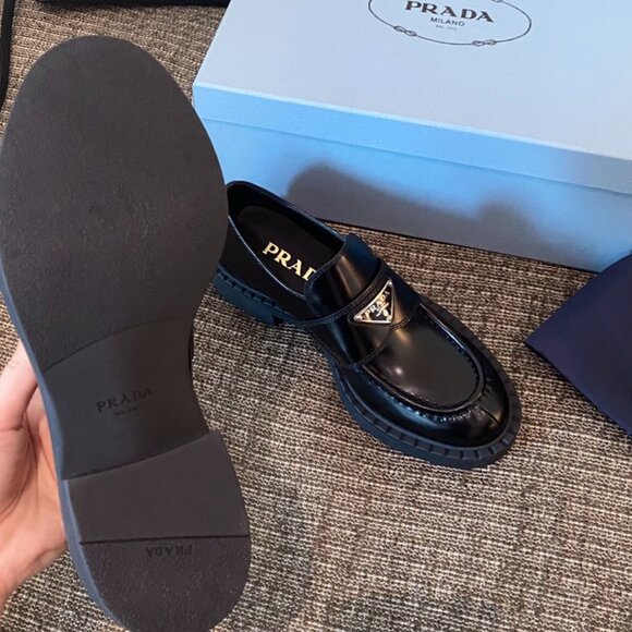 Prada Women's Black Loafers - Picture 5 of 5